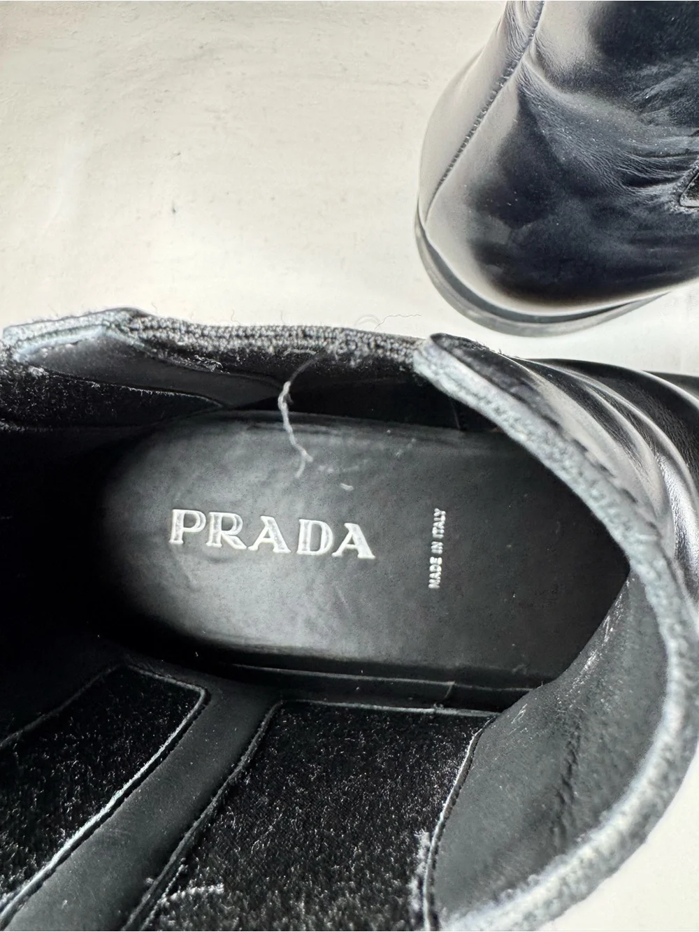 Prada Men’s Black Spazzolato Lather Square Toe Chelsea Boots 9 Italy Winter